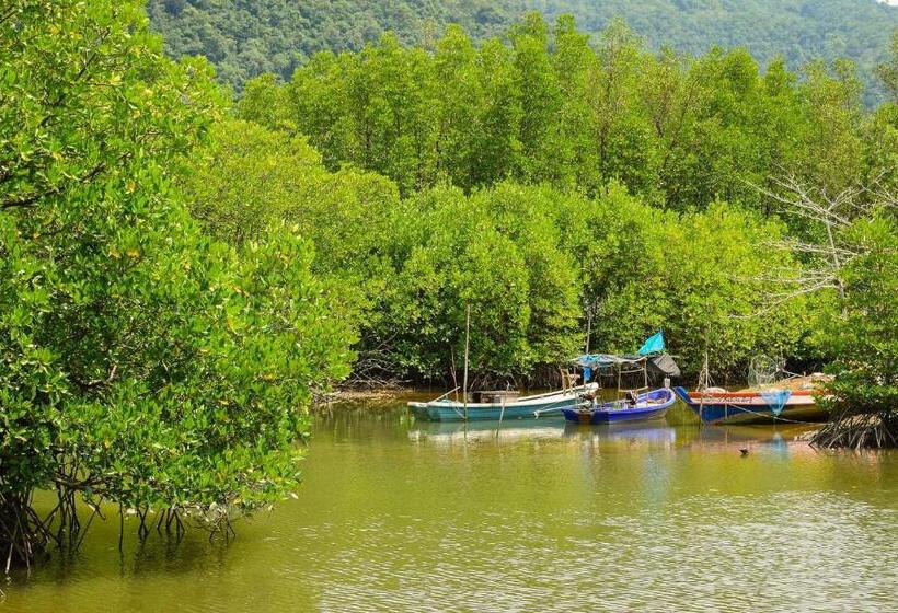 غرفة قياسية مزوَّدة بتراس, Ko Lanta Amantra Lake View Resort