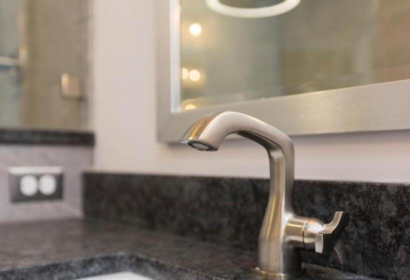 غرفة قياسية مزوَّدة بتراس, Ko Lanta Amantra Lake View Resort