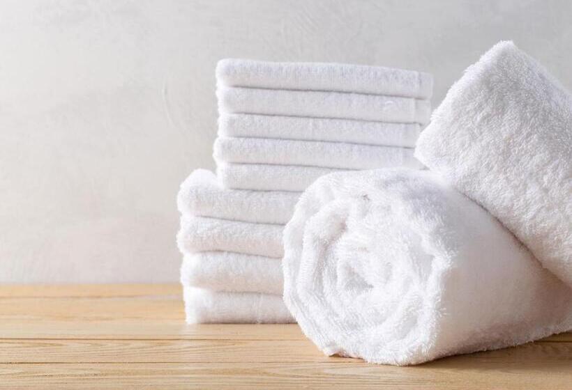 غرفة قياسية مزوَّدة بتراس, Ko Lanta Amantra Lake View Resort