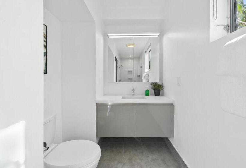 침실 2개 아파트, Modern Luxury 2 Bed 3 Bath Home In West Hollywood