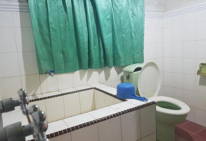 Номер Deluxe Кровать Кинг, Oyo 93237 Hotel Triarga