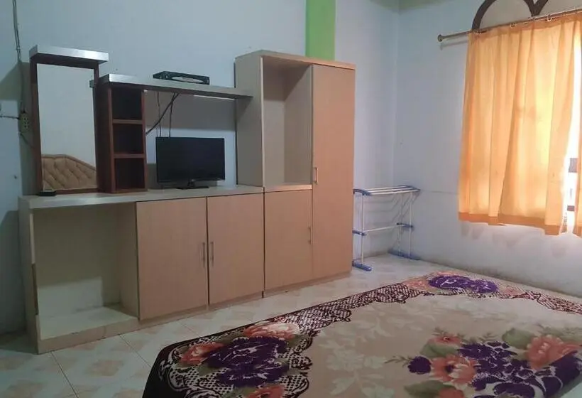 اتاق لوکس با تخت بزرگ, Oyo 93237 Hotel Triarga
