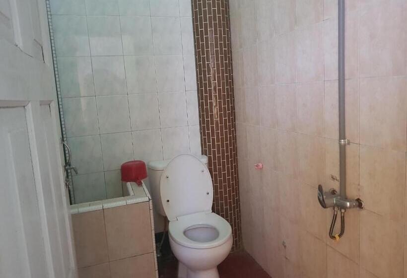 Номер Deluxe Кровать Кинг, Oyo 93237 Hotel Triarga