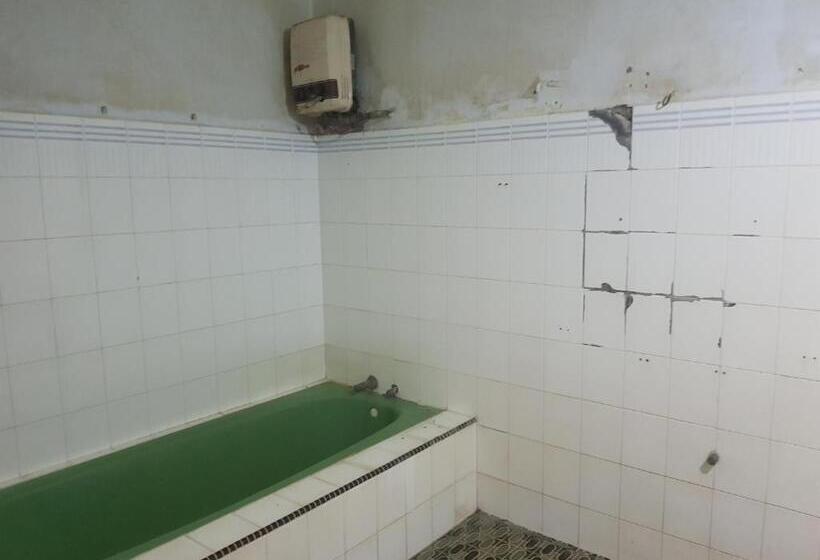 Люкс Повышенной Комфортности, Oyo 93237 Hotel Triarga