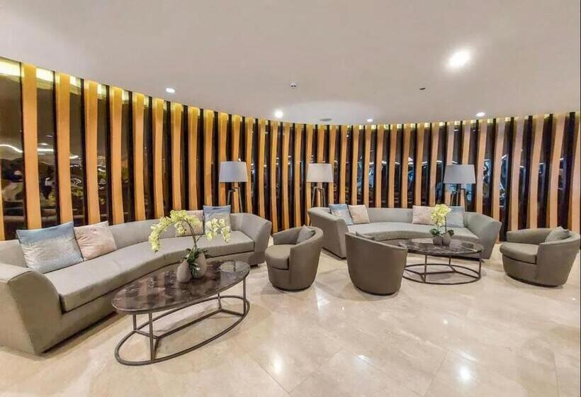 Standard Studio Poolutsikt, Shore 2 Residences   2 Full Double Bed Size