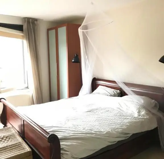 اتاق استاندارد, Great House For Two In Amsterdam