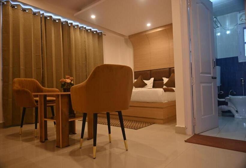 Стандартный Номер Кровать Кинг, Pine Ville Shimla