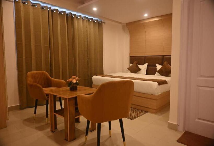 غرفة قياسية سرير كينج, Pine Ville Shimla