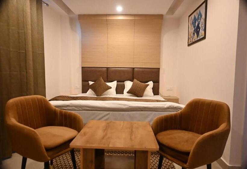 غرفة قياسية سرير كينج, Pine Ville Shimla