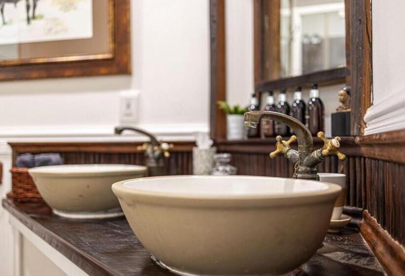 Номер Стандарт с Террасой, Seaforth Country House