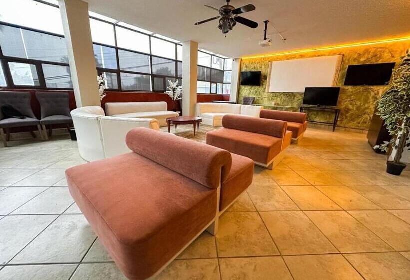 Lakosztály Erkéllyel, La Casona Penthouse Mansión