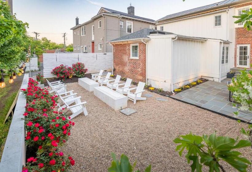 キングサイズベッドのスイートルーム, Boutique Room Steps From Downtown Mall Rose Jean   Room 4