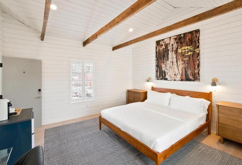 キングサイズベッドのスイートルーム, Boutique Room Steps From Downtown Mall Rose Jean   Room 4