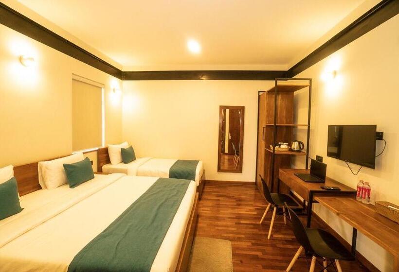 חדר סופריור לשלושה, Bulwark