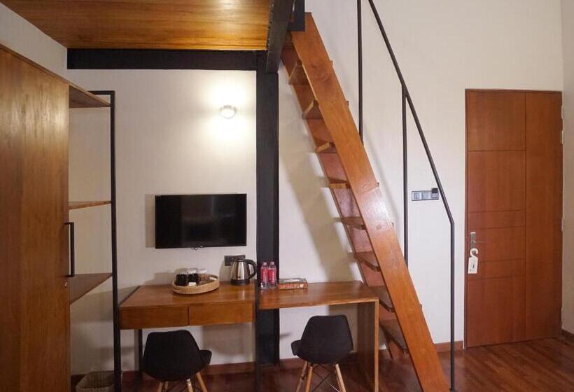 חדר משפתחתי סופריור, Bulwark