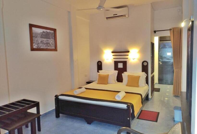 Номер Deluxe, Dalawella Beach Resort