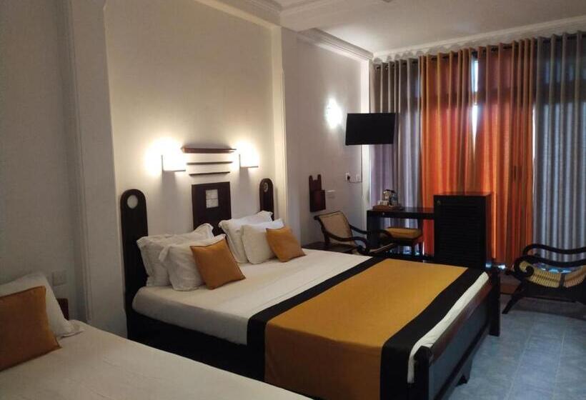 Трехместный Номер Deluxe, Dalawella Beach Resort