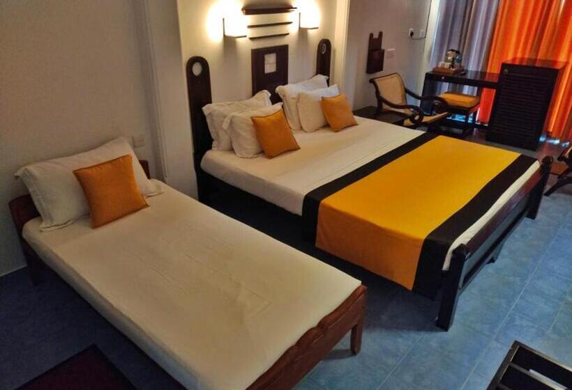 Трехместный Номер Deluxe, Dalawella Beach Resort