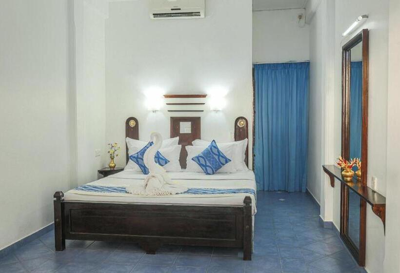 Номер Deluxe, Dalawella Beach Resort