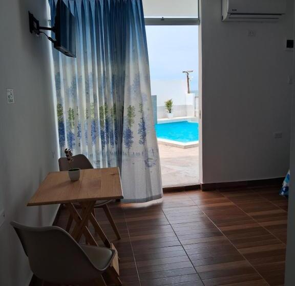 اتاق لوکس, Las Fragatas Casa