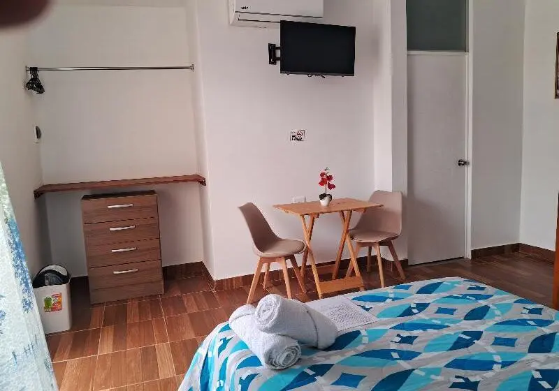 Perhehuone, Las Fragatas Casa
