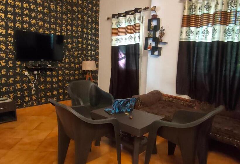 带2个卧室的公寓, Pride Homes