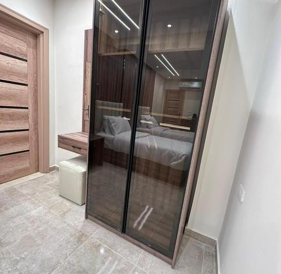 اتاق استاندارد با چشمانداز شهر, The Palace Pyramids