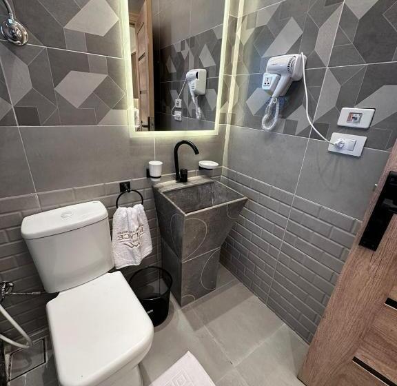 اتاق استاندارد با تخت بزرگ, The Palace Pyramids