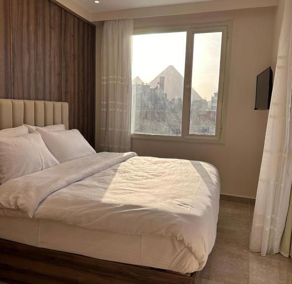 اتاق استاندارد با تخت بزرگ, The Palace Pyramids