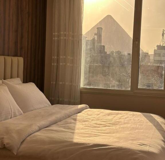 اتاق استاندارد با تخت بزرگ, The Palace Pyramids