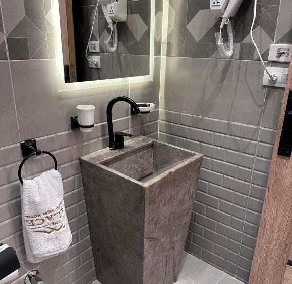 اتاق استاندارد, The Palace Pyramids