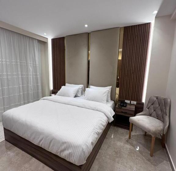 اتاق استاندارد, The Palace Pyramids