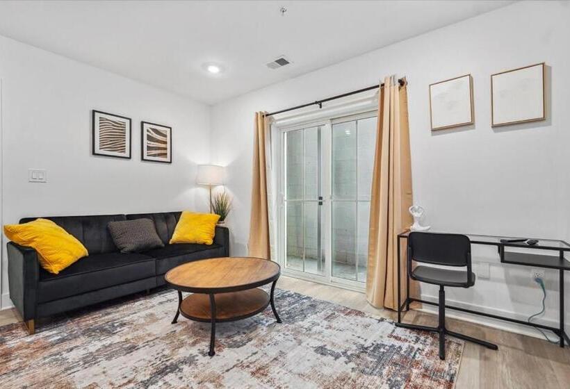 شقة غرفة واحدة, Mary S Stay Brookland