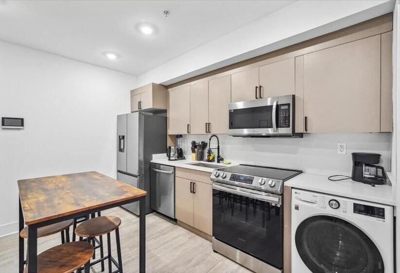 شقة غرفة واحدة, Mary S Stay Brookland