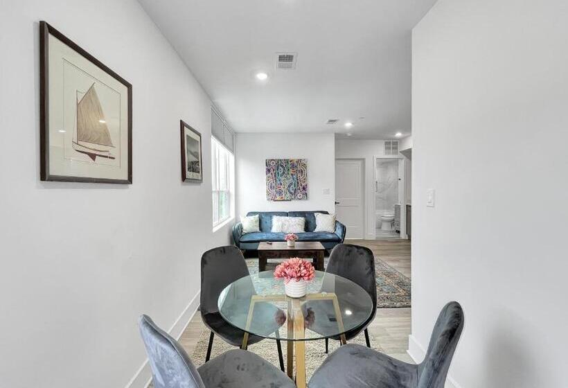 شقة غرفة واحدة, Mary S Stay Brookland