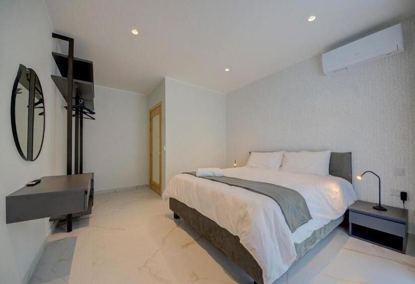 سوئیت با وان آب گرم, Mayfair By Premier Suites Mt