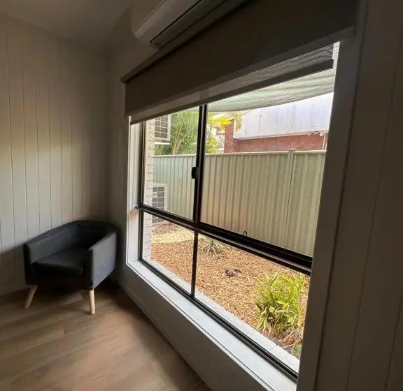 Deluxe-huone, Burrum Tavern