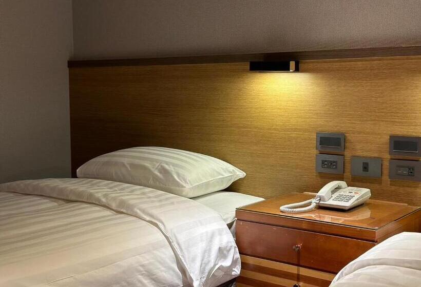 اتاق لوکس سه تخته, Rich & Free Hotel Fuzhong 富逸旅趣 板橋府中館