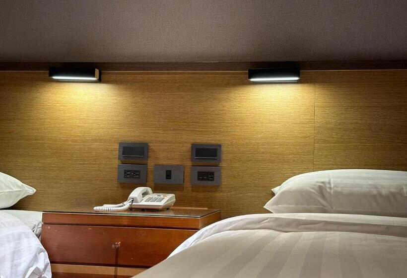 اتاق لوکس سه تخته, Rich & Free Hotel Fuzhong 富逸旅趣 板橋府中館