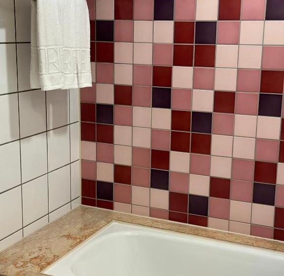 اتاق لوکس سه تخته, Rich & Free Hotel Fuzhong 富逸旅趣 板橋府中館