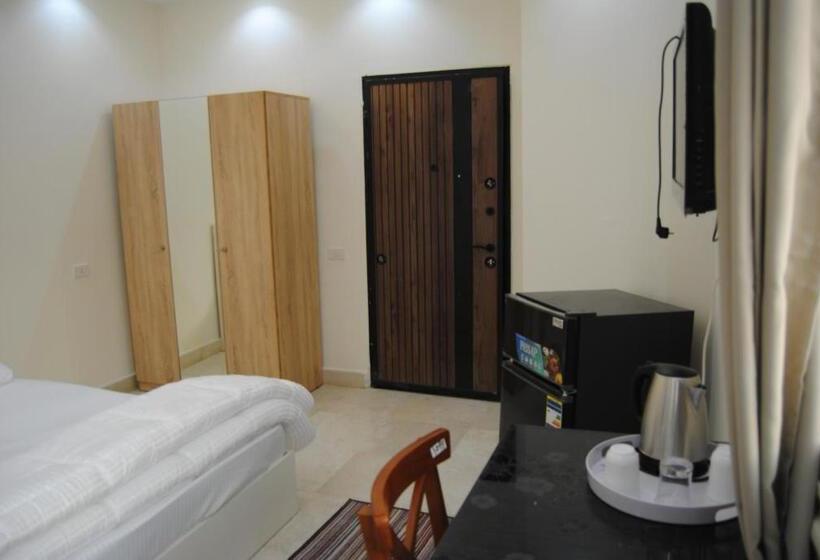 استودیوی لوکس, Villa 3 Studios