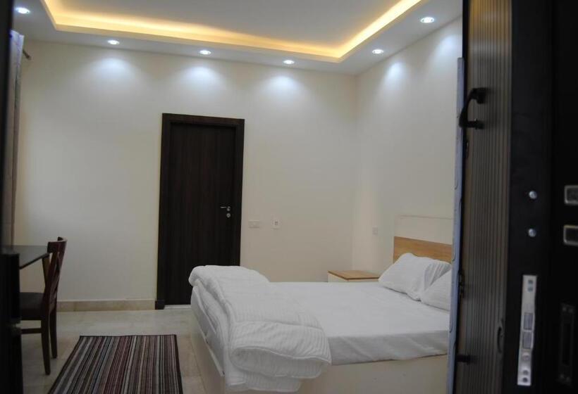 استودیوی لوکس, Villa 3 Studios
