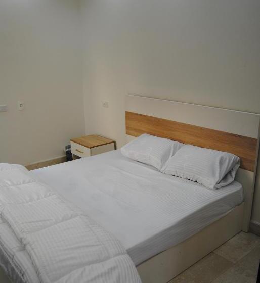 استودیوی لوکس, Villa 3 Studios