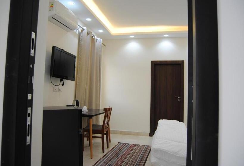 استودیوی لوکس, Villa 3 Studios