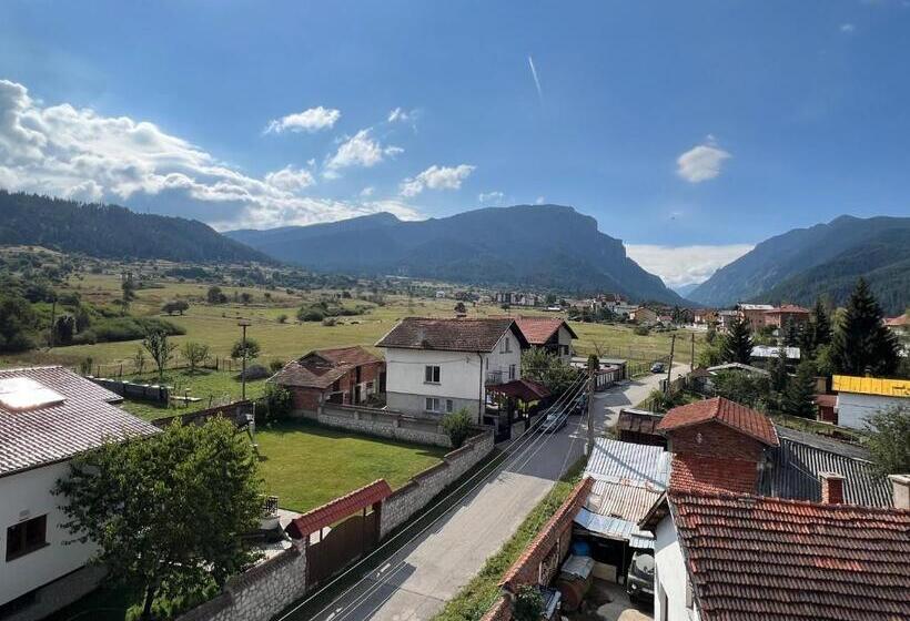 Suite met Uitzicht op de Bergen, Alpine Nest: 6km To Ski Slopes