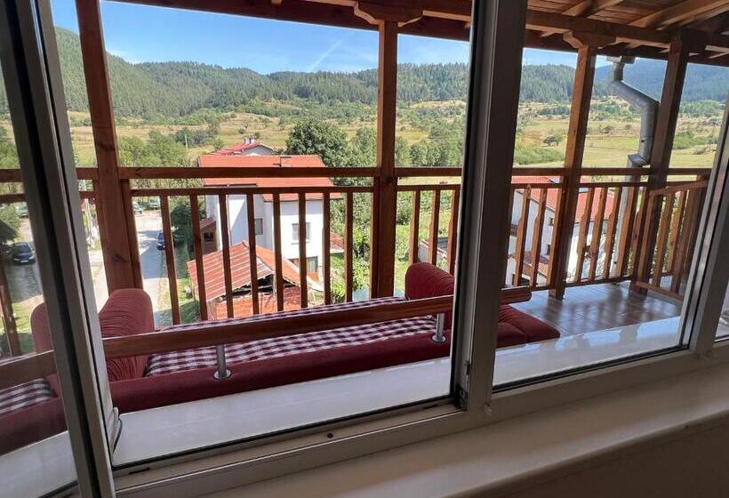 Suite met Uitzicht op de Bergen, Alpine Nest: 6km To Ski Slopes