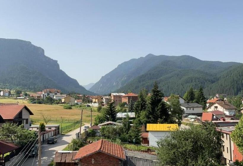 Suite met Uitzicht op de Bergen, Alpine Nest: 6km To Ski Slopes