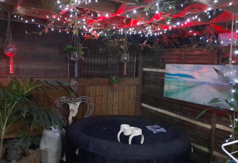 اتاق استاندارد با چشمانداز باغ, Spirit