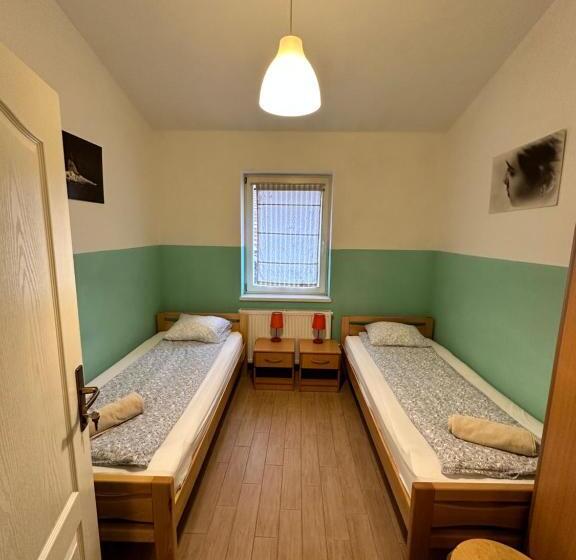 اتاق اکونومی, Dream Hostel