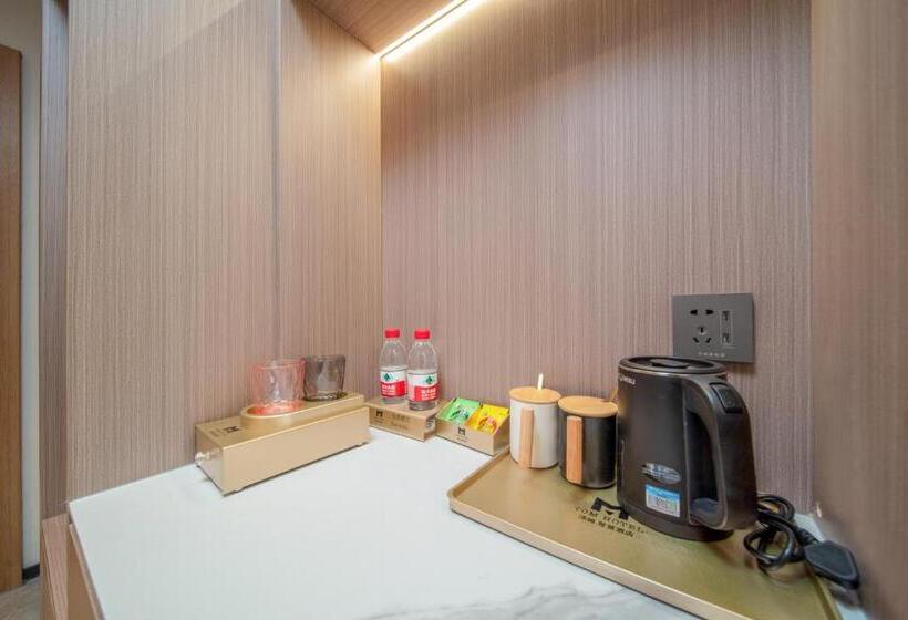 带大床的标准工作室, Hefei Tom